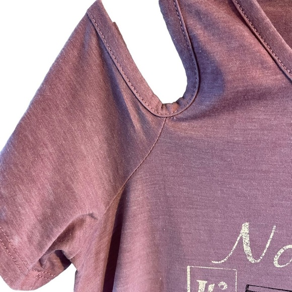 Maurices graphic tee-shirt size XS nothing like a country gal cold shoulder NWOT - Picture 6 of 11